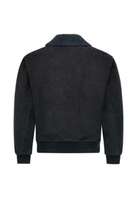 Sort fløjljakke med en tekstureret, fleece-foring i kraven. Ribbekanter ved ærmer og bund, med en afslappet silhuet og blød overflade.