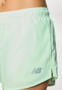 New Balance ESSENTIALS  3 - Sports shorts - lab green
