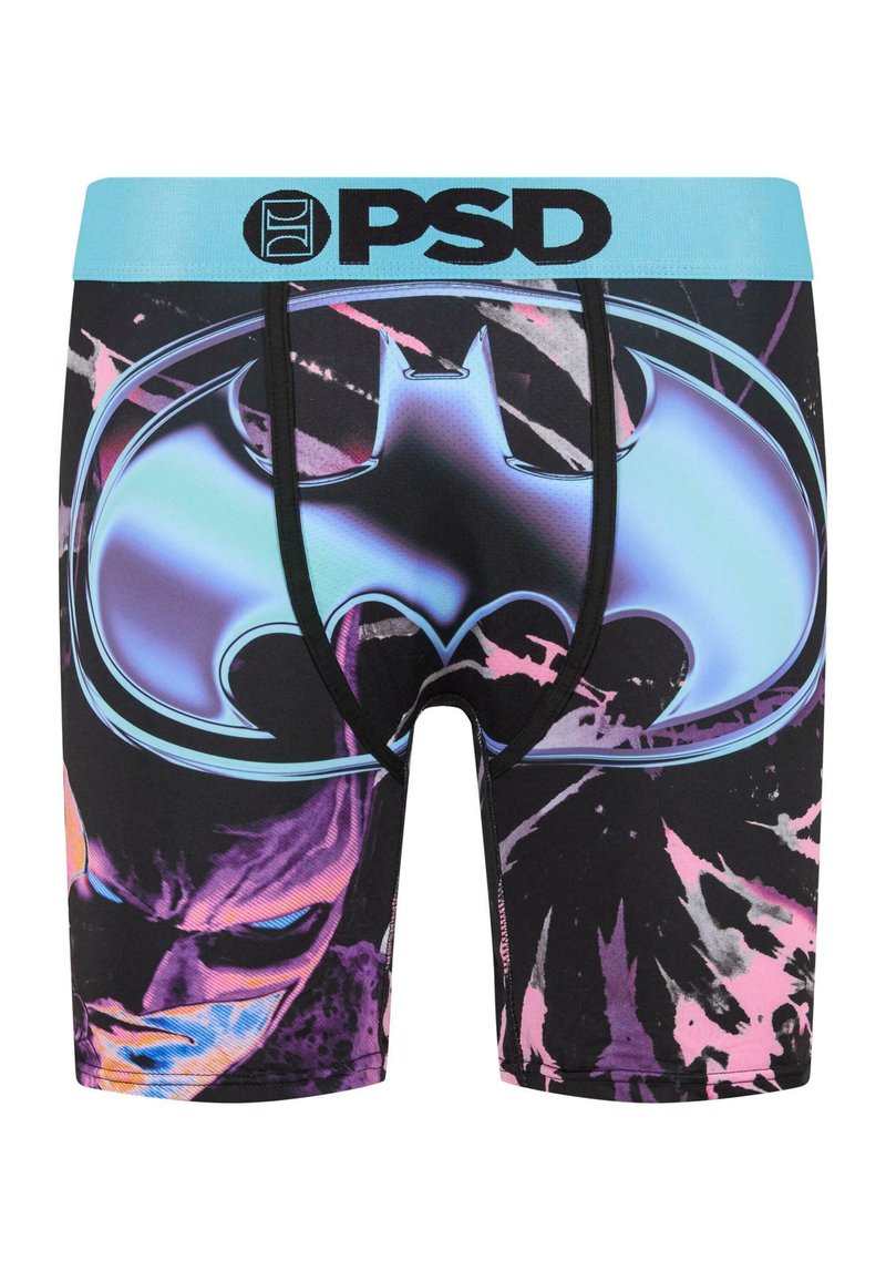 Sous-vêtements noirs avec une ceinture bleue comportant un grand logo Batman brillant. Le tissu présente un motif abstrait coloré avec des accents roses et violets.