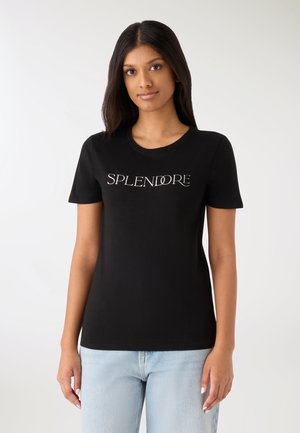 - T-shirt z nadrukiem