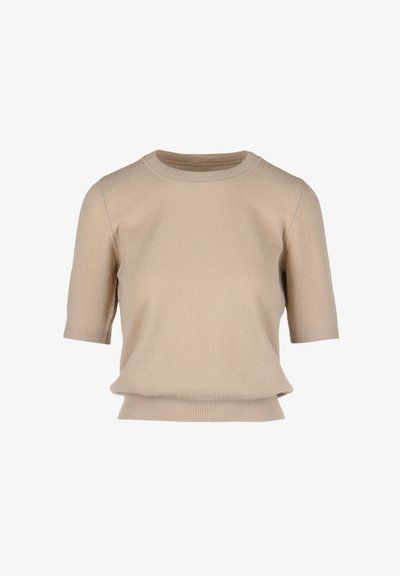 Beigā īsām piedurknēm adīta džemperis ar apaļu kakla izgriezumu, piedāvā brīvu piegriezumu un ribotām malām. Gluda tekstūra bez izteiksmīgiem rakstiem.