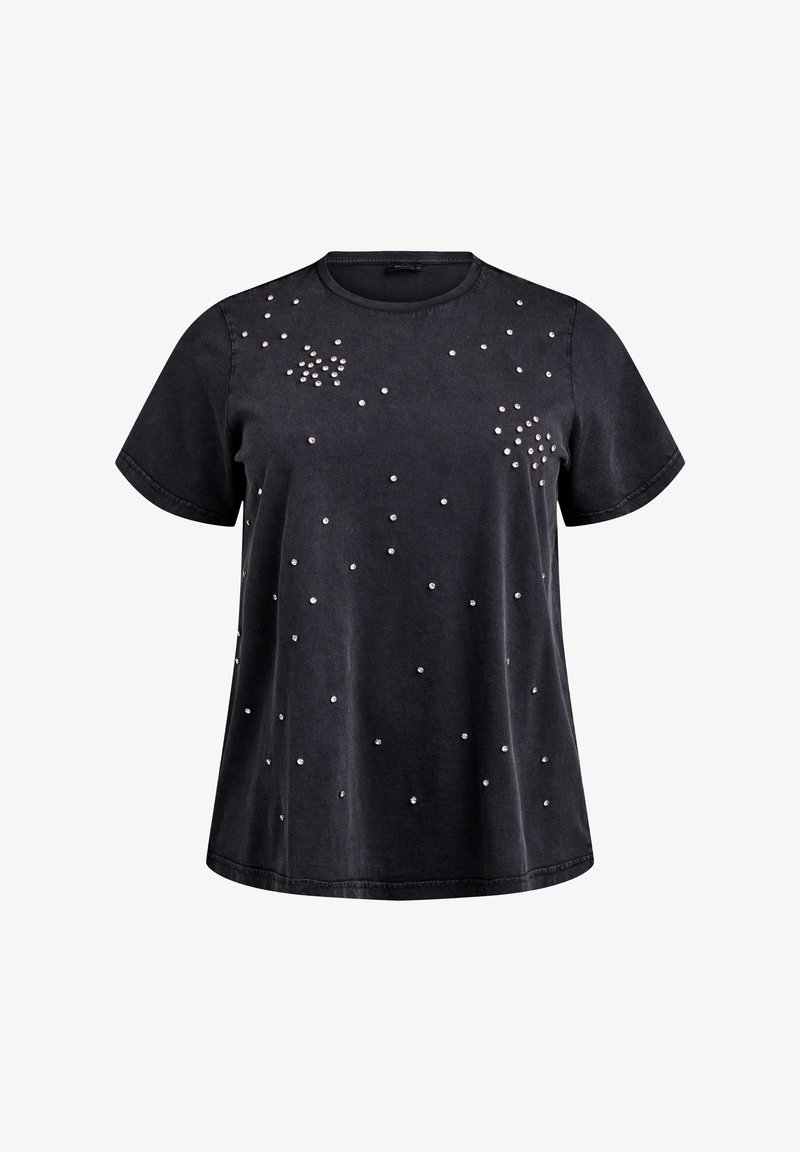 Černé bavlněné tričko s krátkými rukávy, zdobené rozptýlenými kovovými hroty různých velikostí na přední straně a kulatým výstřihem.