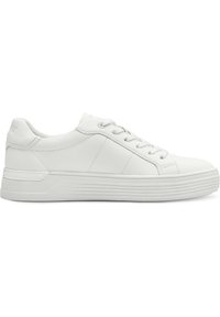 Weiße Leder-Sneaker mit elegantem Design, flachen Schnürsenkeln, minimalen Details und einer strukturierten Gummisohle. Die Seitenansicht betont die klaren Linien und die Form.