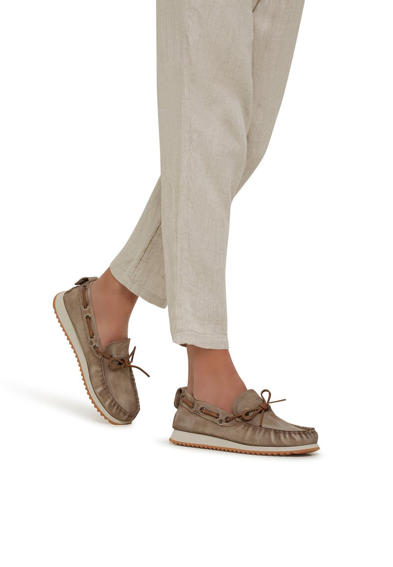 Voile Blanche Chaussures bateau - taubengrau