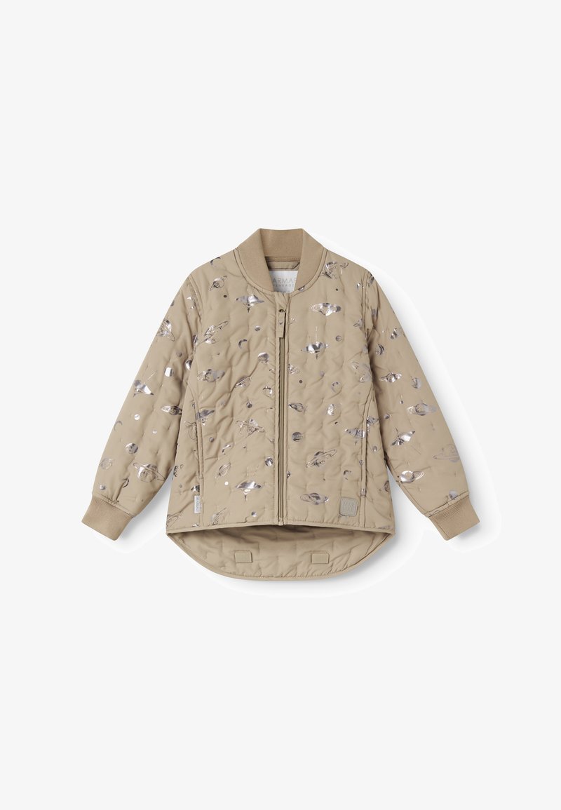Veste matelassée beige avec imprimé métallique représentant une planète et la lune, fermeture éclair à l’avant, poignets côtelés, et ourlet arrière légèrement plus long.