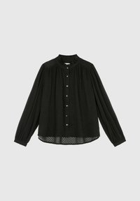 Blouse noire à manches longues en tissu texturé, avec un col montant et une fermeture à boutons. Présente des détails froncés et des poignets élastiques.