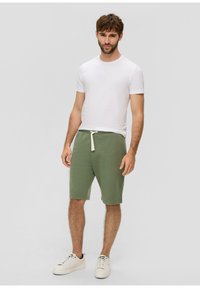 s.Oliver MIT ELASTIKBUND - Pantalones deportivos - tannengrün