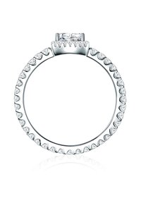 Anello di fidanzamento con diamante, caratterizzato da una pietra centrale rotonda, montatura a griffe e una fascia adornata con piccoli diamanti taglio rotondo lungo il bordo.