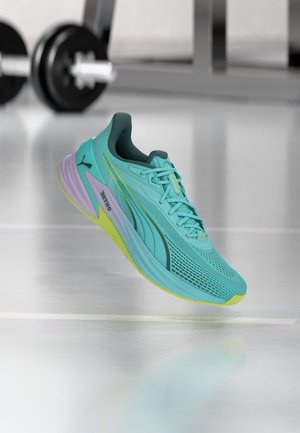 Puma, ACTIVATE NITRO HYROX UNISEX - Chaussures fitness - intense mint/light lavender/sunny lime/herb garden