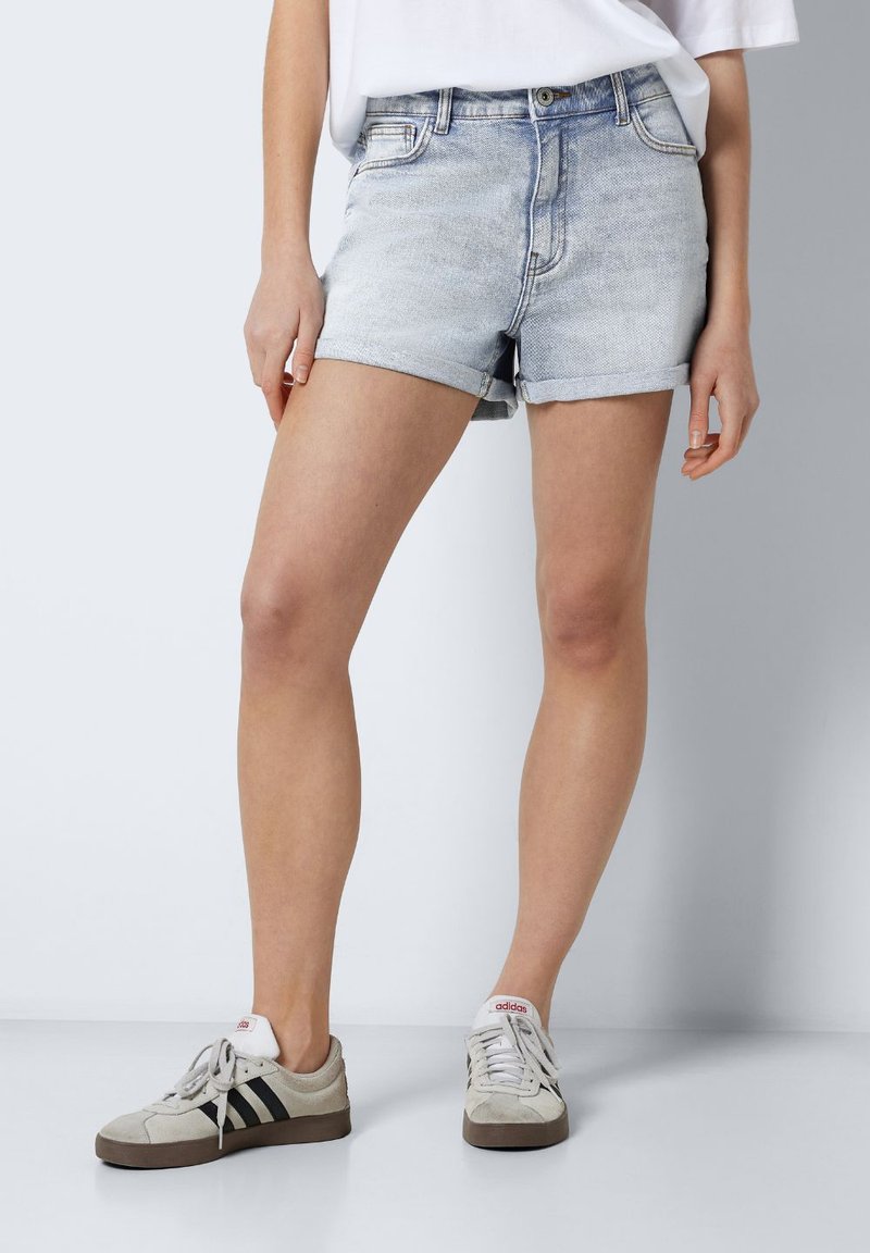 Noisy May - NMMONI - Shorts di jeans - light blue denim, Ingrandire