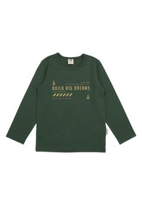 Grünes Langarmhemd aus weichem Material mit goldener Schrift: "GROßE TRÄUME BAUEN" mit Bau-Motiven und Streifen.