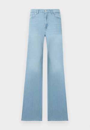 Blugi din denim albastru deschis, talie înaltă, cu picioare largi, nasturi și fermoar frontal, și buzunare în față și în spate.