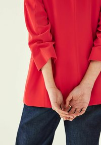 Next REGULAR FIT - Abrigo corto - red
