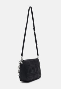 Calvin Klein Käsilaukku - black
