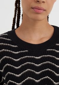 Even&Odd Sweter