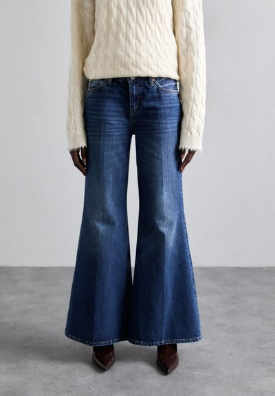 RE/DONE BAGGY FLARE - Jean flare - monterey fade
