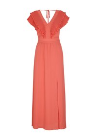 Robe maxi corail avec décolleté en V profond, manches à volants plissés, taille cintrée, fermeture à nouer dans le dos et fente devant.