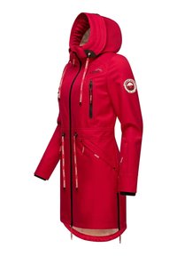 Rode waterdichte outdoorjas met een gecinchde taille, verstelbare capuchon, ritszakken, logo-opdruk op de mouw en contrasterende zwarte accenten.
