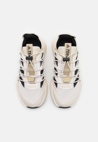 adidas Performance Obuwie hikingowe