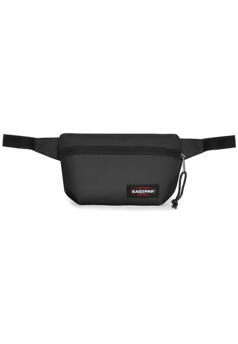 Svart Eastpak midjeväska i nylon, med en blixtlåsfack, justerbara remmar och en logotypplatta på framsidan. Slät textur.