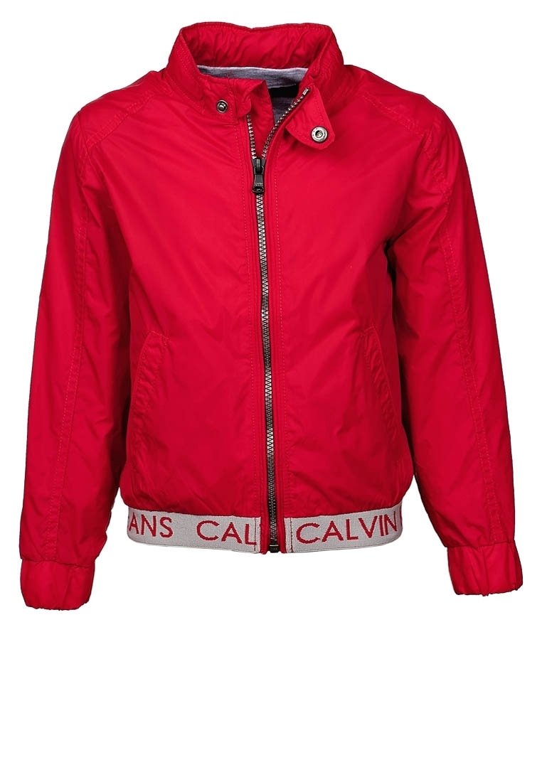 Rote Bomberjacke aus leichtem Stoff, mit Reißverschluss vorne, Seitentaschen und elastischem Bund mit dem Schriftzug "CALVIN".