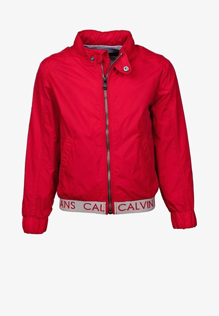 Rote Bomberjacke aus leichtem Stoff, mit Reißverschluss vorne, Seitentaschen und elastischem Bund mit dem Schriftzug "CALVIN".