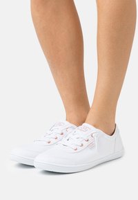 Skechers Wide Fit - BOBS B CUTE - Sneakers basse - white canvas Immagine in miniatura 1