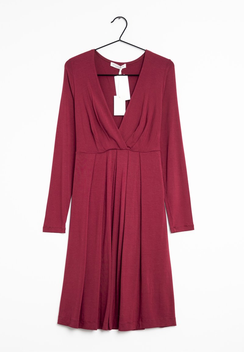 Robe bordeaux à manches longues avec un décolleté en V profond, jupe plissée et tissu doux. Comprend une étiquette suspendue au niveau du col.