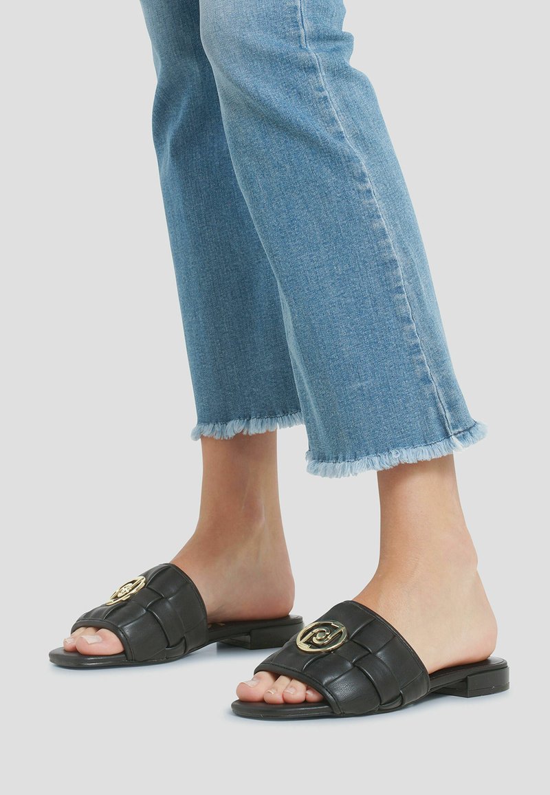 Damen Sneaker | LIU JO Pantolette flach black/schwarz - SQ95431 Damen Sneaker | LIU JO Pantolette flach black/schwarz - SQ95431