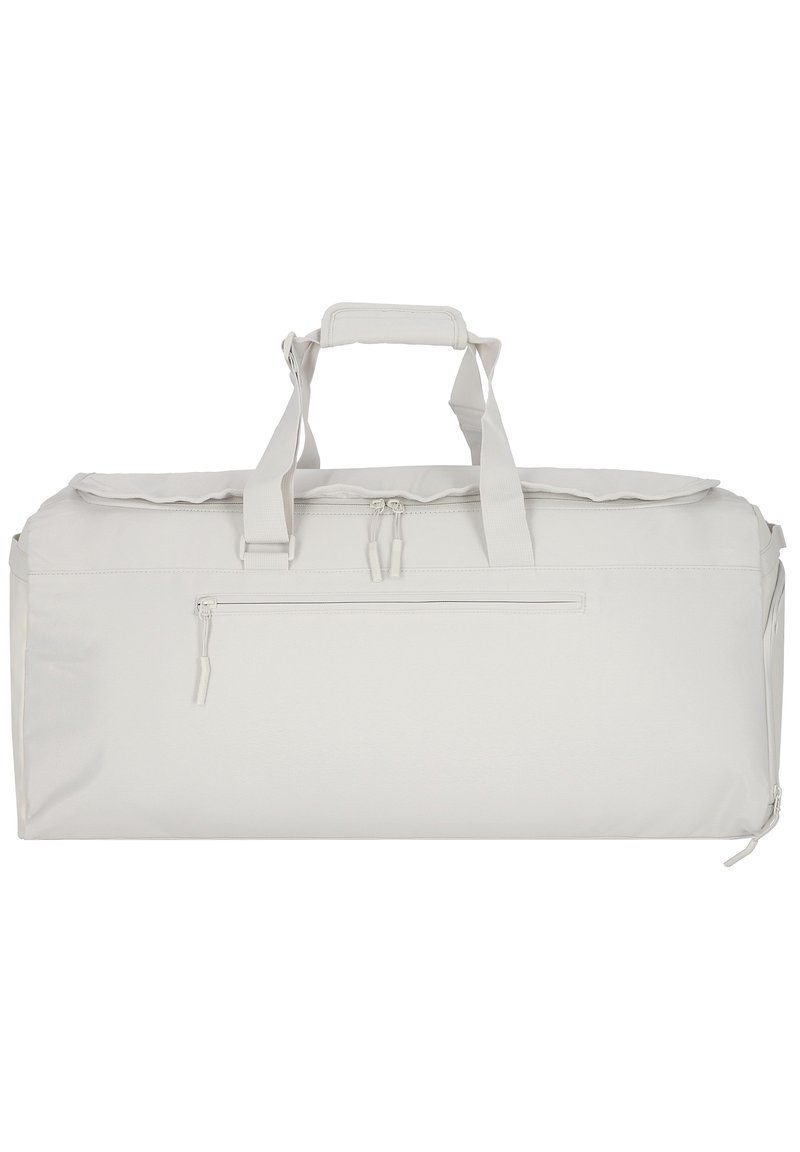 Bolsa de deporte blanca hecha de tejido duradero. Cuenta con dos asas, un compartimento principal con cremallera y un bolsillo exterior con cremallera. Textura suave.