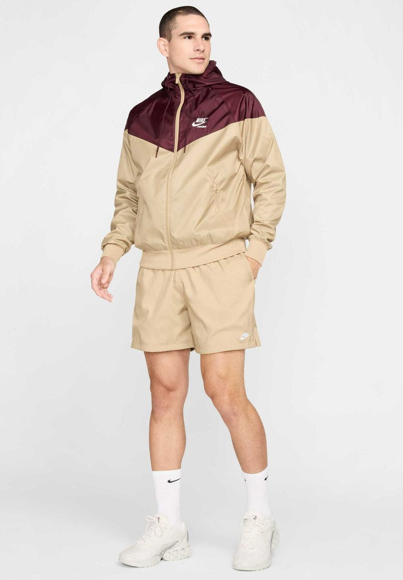 Nike Sportswear Jas donkerrood