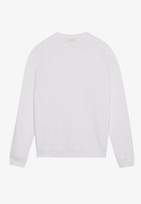 Sudadera blanca con mangas largas de tipo raglán, cuello redondo y puños de canalé. Está hecha de una tela suave sin patrones o gráficos prominentes.