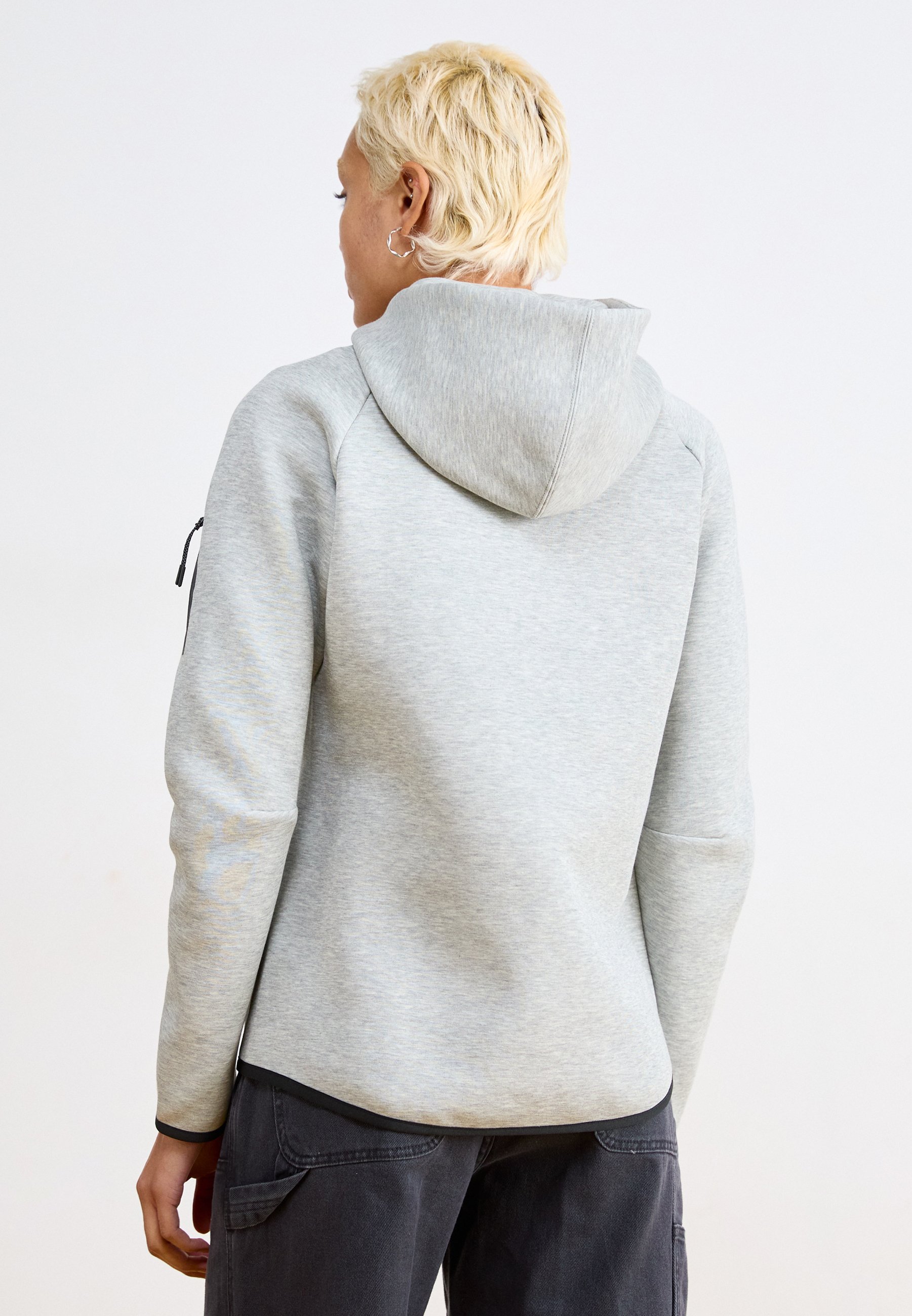 nike tech fleece grey small