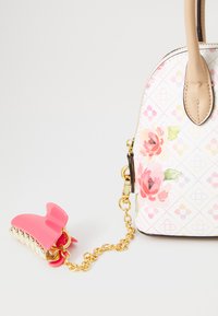 Thumbnail Image 4