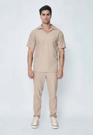 ENSEMBLE PLISSÉ - Pantalon de survêtement - beige