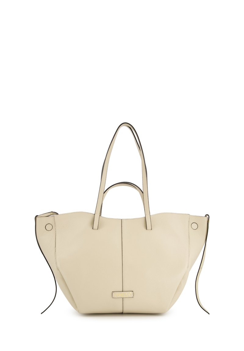 Beige læder tote taske med dobbelte stropper, rektangulær form, glat tekstur og en central søm. Har guldtonede hardware-detaljer.