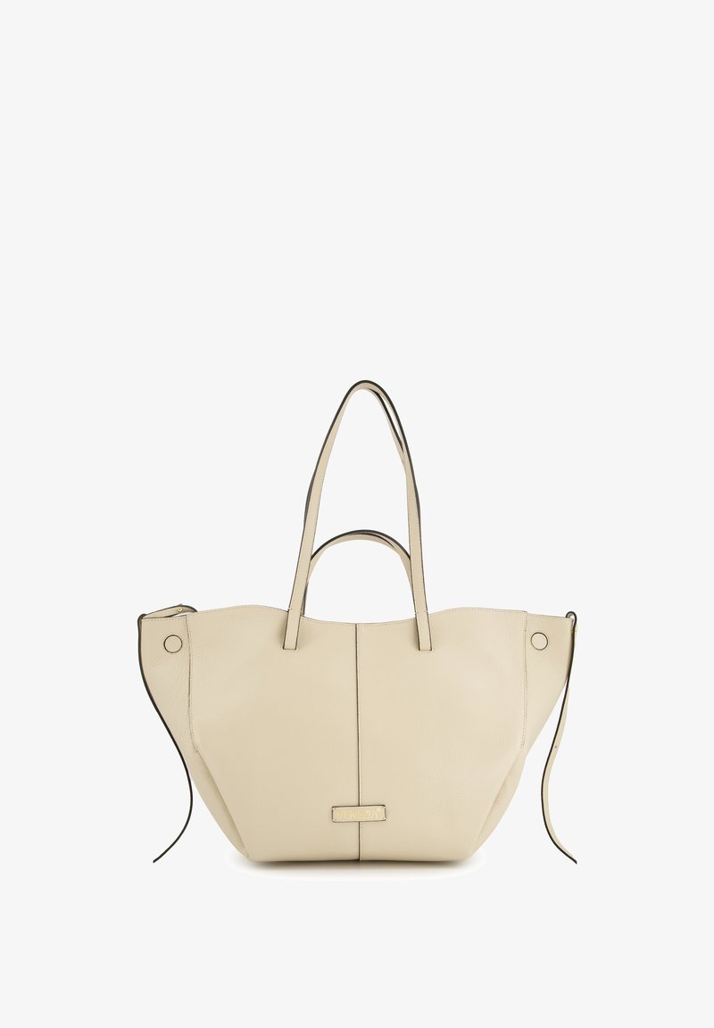 Beige læder tote taske med dobbelte stropper, rektangulær form, glat tekstur og en central søm. Har guldtonede hardware-detaljer.