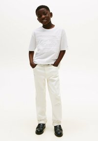 Tommy Hilfiger - SIGNATURE EMBROIDERY - Camiseta estampada - white Imagen en miniatura 1