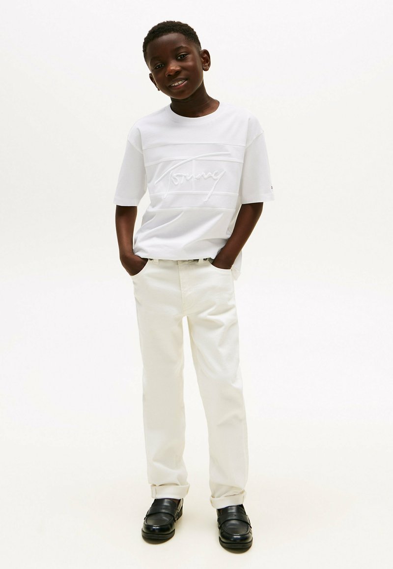 Tommy Hilfiger - SIGNATURE EMBROIDERY - Camiseta estampada - white, Ampliar