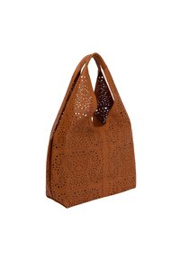 Bruine geperforeerde leren tote bag met een ontspannen vorm en uitsnijdingen op het oppervlak. Voorzien van twee schouderbanden.