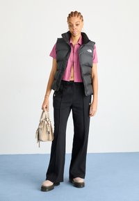 The North Face SAIKURU VEST - Waistcoat - black/asphalt grey