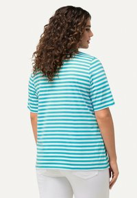 Ulla Popken STRIPED WILDLIFE GRAPHIC - Camiseta estampada - deep aqua