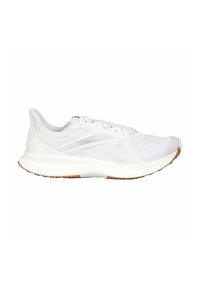 Zapatillas deportivas blancas con parte superior de malla, diseño texturizado, puntera redonda, suela acolchada y suela de goma. Cordones para un ajuste seguro.