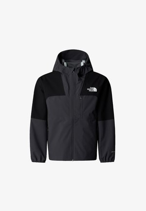 Crna vodootporna jakna s patentnim zatvaračem sprijeda, podesivim kapuljačom, elastičnim manžetnama i džepom na prsima. Ima detalje s logotipom na prsnom dijelu.