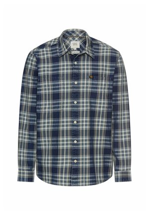 Geruite overhemd in blauw, wit en marineblauw; voorzien van een kraag, lange mouwen, een borstzak en een klein logo detail op de bovenste linkerzijde.
