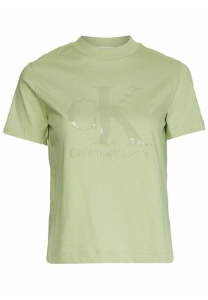 Camiseta de manga corta y cuello redondo de color verde claro con el logo en relieve "cK Calvin Klein Jeans" en el frente.