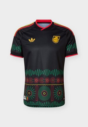 Crni nogometni dres Jamajke s crvenim, žutim i zelenim detaljima, Adidas logotipom i geometrijskim uzorcima oko ruba i rukava.