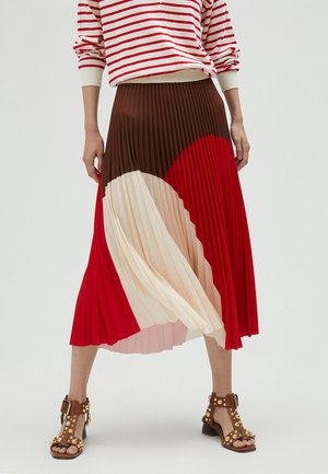 Falda acampanada - red