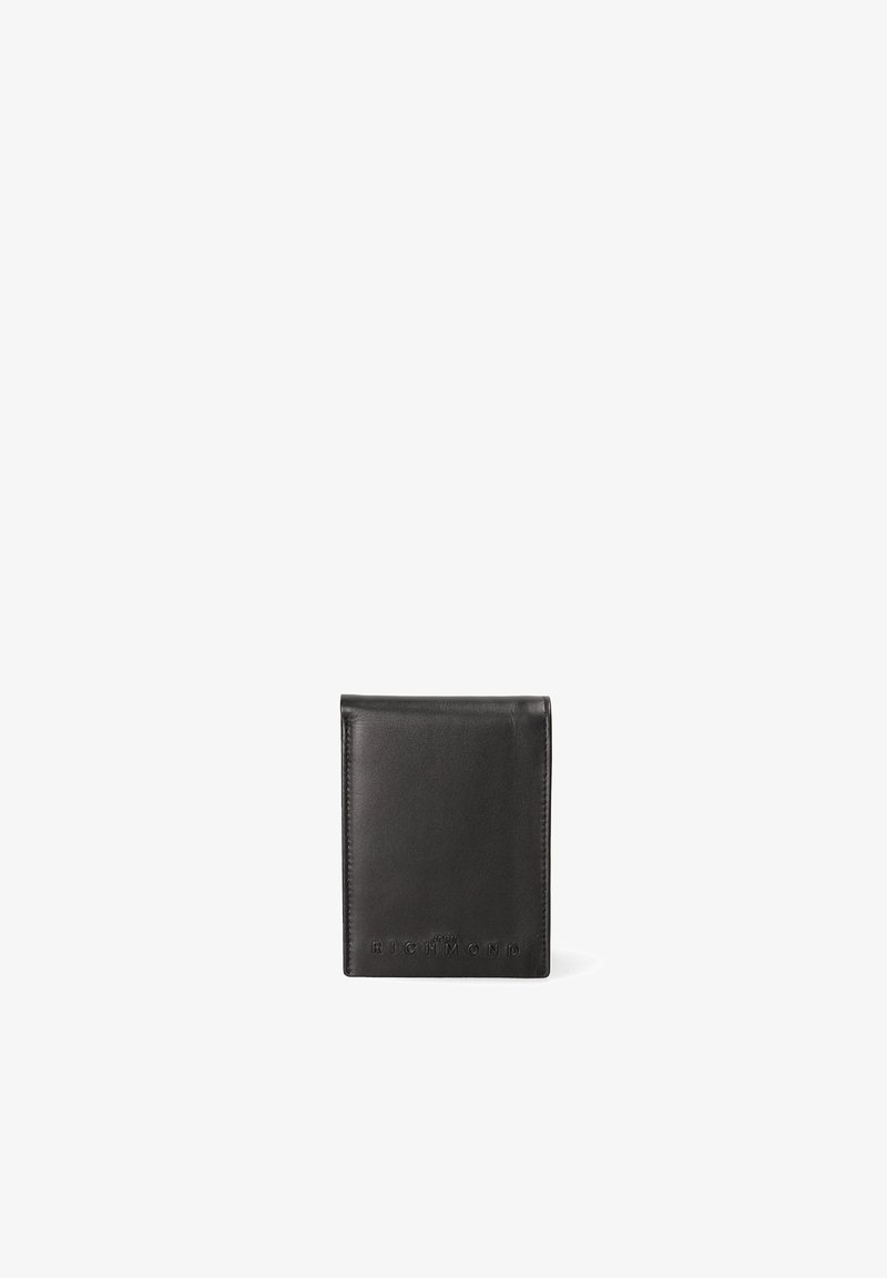 Portefeuille en cuir noir avec un design minimaliste, présentant un logo embossé à l'avant, une texture lisse et une forme pliée.