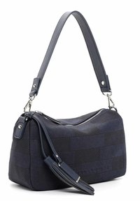 Ciemnoniebieska torebka wykonana z teksturowanego materiału w poziome paski. Posiada zamek błyskawiczny, długą rączk�ę oraz odpinany pasek.